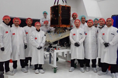 Milli uydu Fergani Uzayda