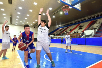 Osmaniye’de okul sporları yıldızlar basketbol il birinciliği sona erdi
