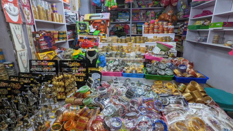 Bakkallar zincir market kültürüne direniyor