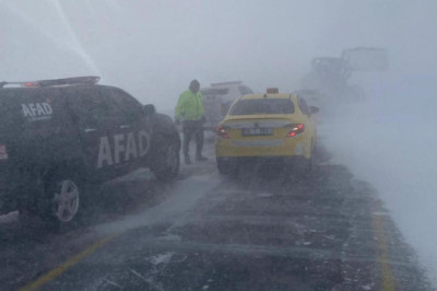Ardahan-Şavşat ve Damal-Posof-Türkgözü kara yolu, ağır tonajlı araçlara kapatıldı