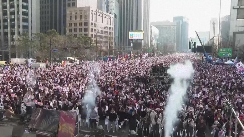 Güney Kore'de protesto şiddeti