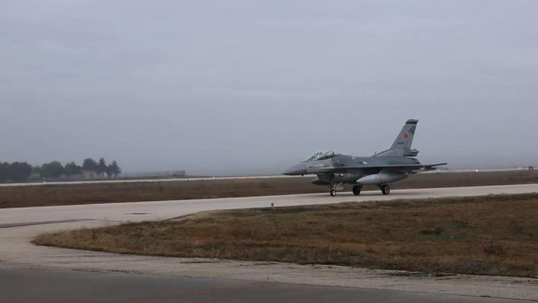 MSB: Hava Kuvvetlerine ait 3 uçak, Romanya'da eğitim uçuşuna katıldı