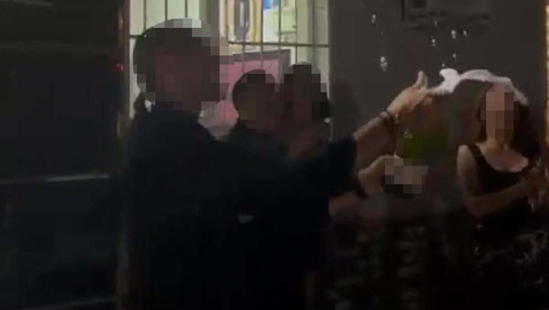 Mezuniyet töreninde şampanyalı kutlamaya soruşturma; 10 eğitimci görevden uzaklaştırıldı