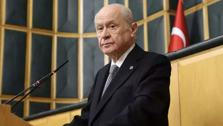 Devlet Bahçeli kürsüde Kartalkaya'yı andı: Gözyaşlarını tutamadı