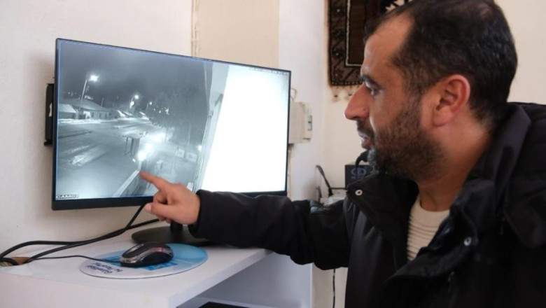 Erzincan'da müezzin, mahalleye inen kurtlardan son anda kurtuldu