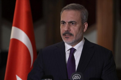 Hakan Fidan, Yunan mevkidaşı ile görüştü