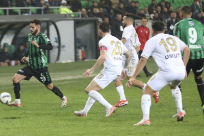 Manisa FK deplasmanda Sakaryaspor'u devirdi