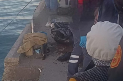 Ordu'da balık tutarken denize düşen balıkçıyı arkadaşları kurtardı