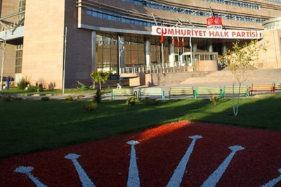 CHP gözaltına alınan gazetecilerle ilgili heyet görevlendirdi
