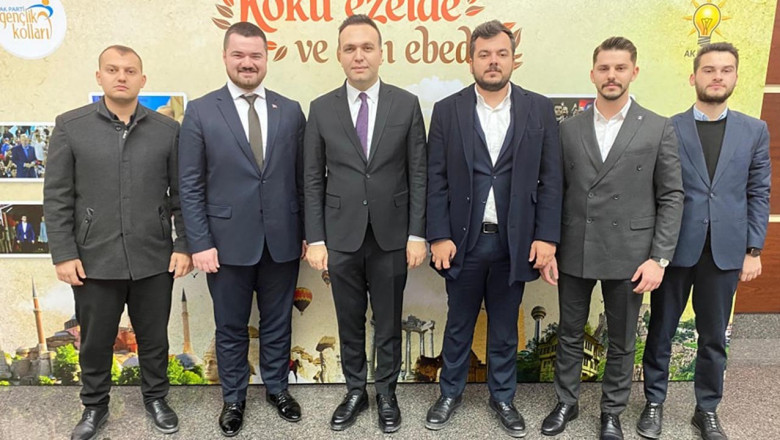 Gençlik Kolları Başkanları Toplantısına Katıldı