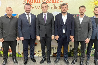 Gençlik Kolları Başkanları Toplantısına Katıldı