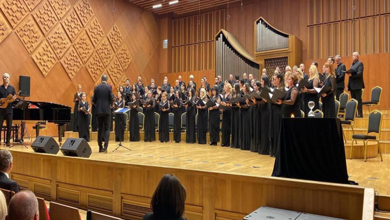 Devlet Çoksesli Korosu, 6 Şubat depremlerini 11 eserle andı