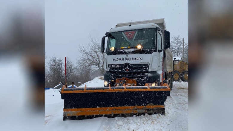 Özel İdareden karla yoğun mücadele