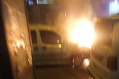 Kars'ta seyir halindeki araçta yangın