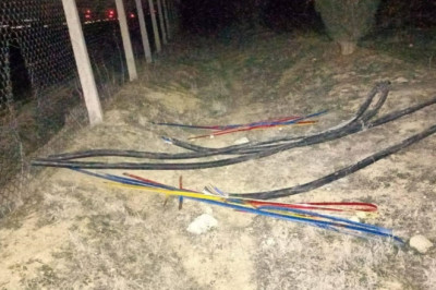 Isparta'da hırsızlar çaldıkları 1 milyon liralık bakır kablo ile suçüstü yakalandı