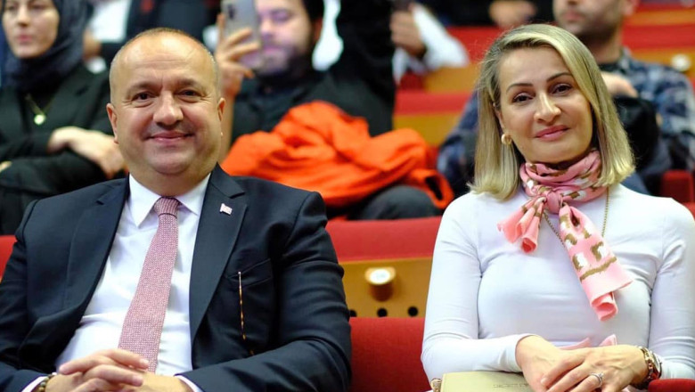 Başkan Kurt; Eşime Şükranlarımı Sunuyorum