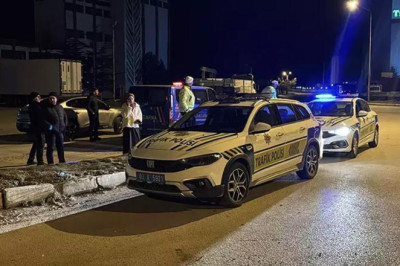 AK Parti'li milletvekili ve il başkanı kaza geçirdi!