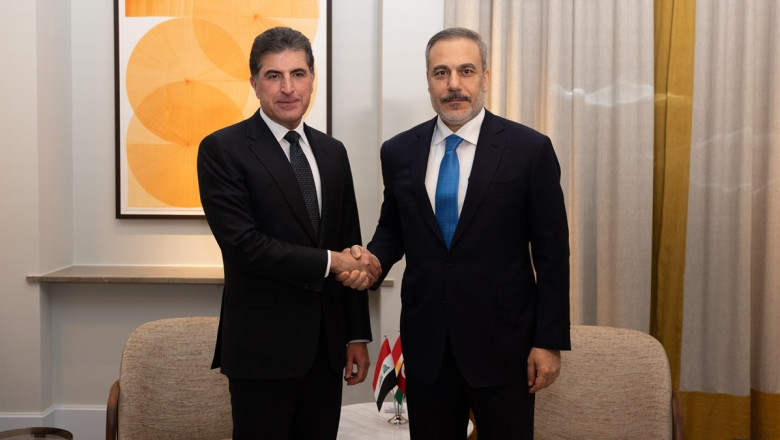 Dışişleri Bakanı Hakan Fidan, IKBY Başkanı Barzani ile görüştü