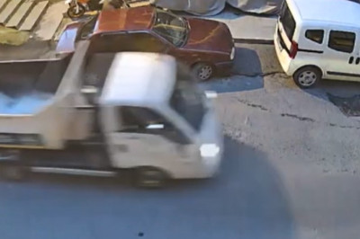 İstanbul Eyüpsultan'da çöp kamyoneti duvara çarptı: 1 yaralı