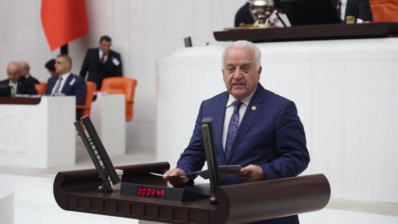 Becan; Partili Bir Cumhurbaşkanı’nın Projeleri Onaylama Yetkisi Kaldırılmalı