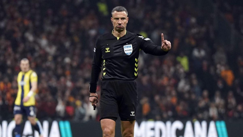 Derbinin yabancı hakemi Slavko Vincic'ten 7 sarı kart çıktı