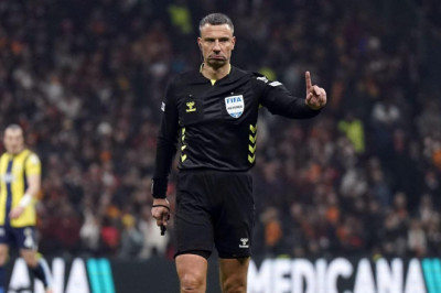 Derbinin yabancı hakemi Slavko Vincic'ten 7 sarı kart çıktı