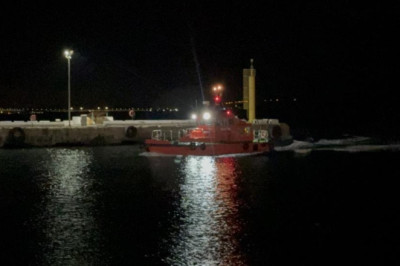 Çanakkale Boğazı'nda denize düşen kılavuz kaptan kurtarıldı