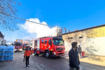 Yalova'da Ahşap Ürünleri Üretim Tesisinde Korkutan Yangın