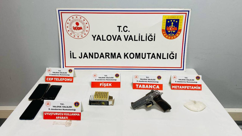 Bursa’dan Yalova’ya Uyuşturucu Getirmişlerdi, Yakalandılar!