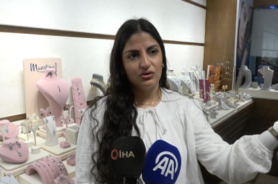 Yalova'da Maskeli Saat Hırsızı Güvenlik Kamerasında