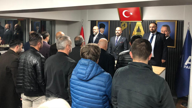 Anahtar Parti’de Kongre Heyecanı: Başkan Özdemir Güven Tazeledi