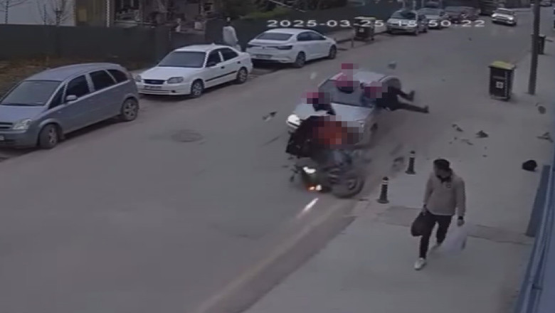 Yalova'da Otomobilin Motosikletle Çarpıştığı Kaza Kameralarda