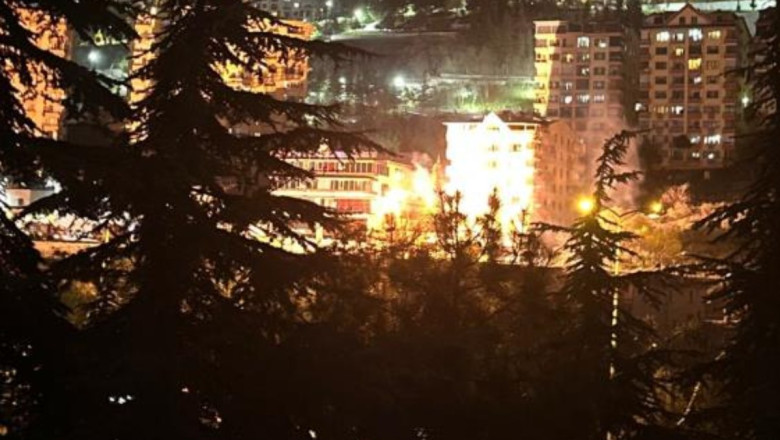 Ankara'da elektrik direklerinde patlamalar yaşandı