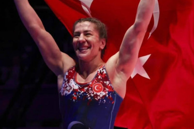 Olimpik Milli sporcu Yasemin Adar Yiğit, aktif sporculuk hayatını noktaladı