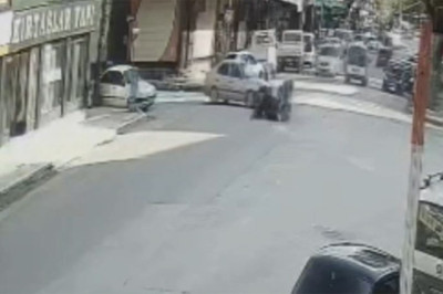 Bursa'da otomobil ile motosikletin çarpıştığı kazada 2 kişi yaralandı