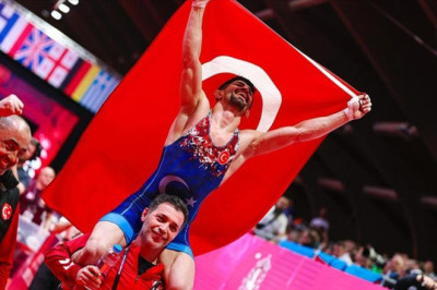 Milli güreşçi Kerem Kamal ikinci Avrupa şampiyonluğunu elde etti