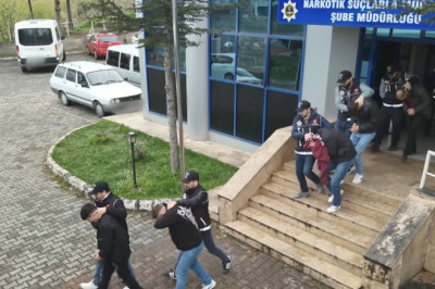 Tokat'ta uyuşturucuyu patiğe sakladılar: 5 kişi tutuklandı