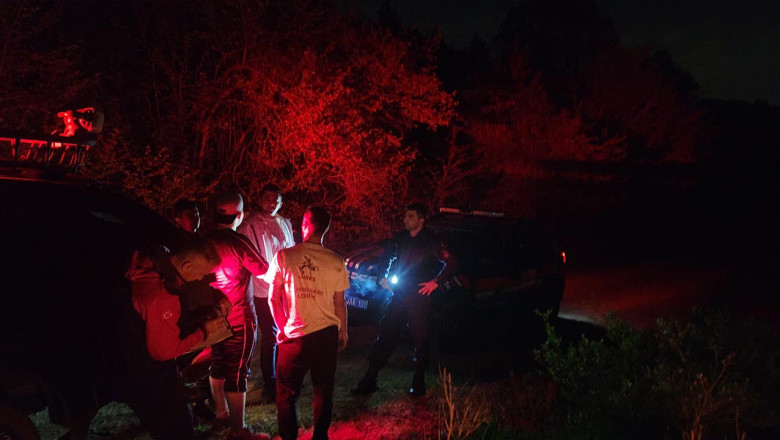 Yalova'da Ormanlık Alanda Kaybolan 2 Kişi Kurtarıldı