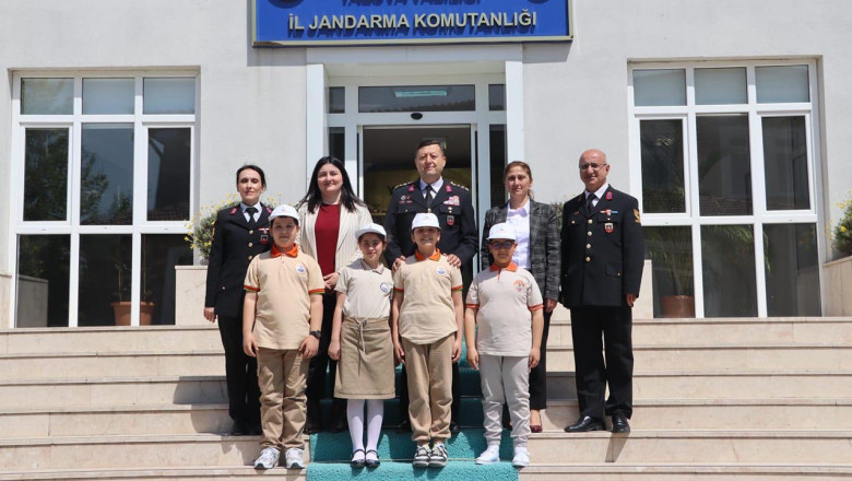 Minik Komutanlardan Anlamlı Ziyaret