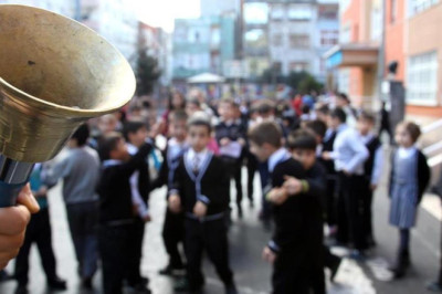 SON DAKİKA | İstanbul depremi sonrası haberler peş peşe geldi: 3 ilde okullar yarın tatil edildi