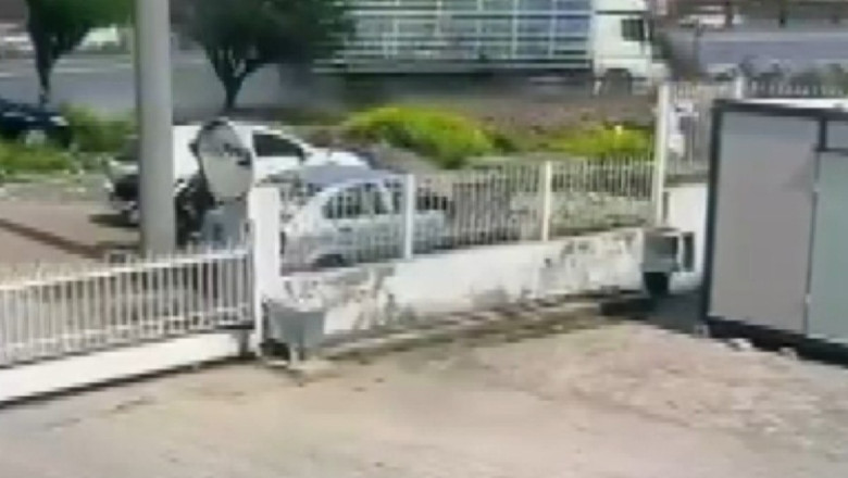 Kahramanmaraş'ta otomobili sürükleyen tüp yüklü tır devrildi