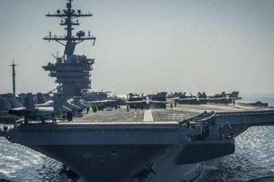 ABD donanma gemisinde feci kaza! Savaş uçağı denize düştü