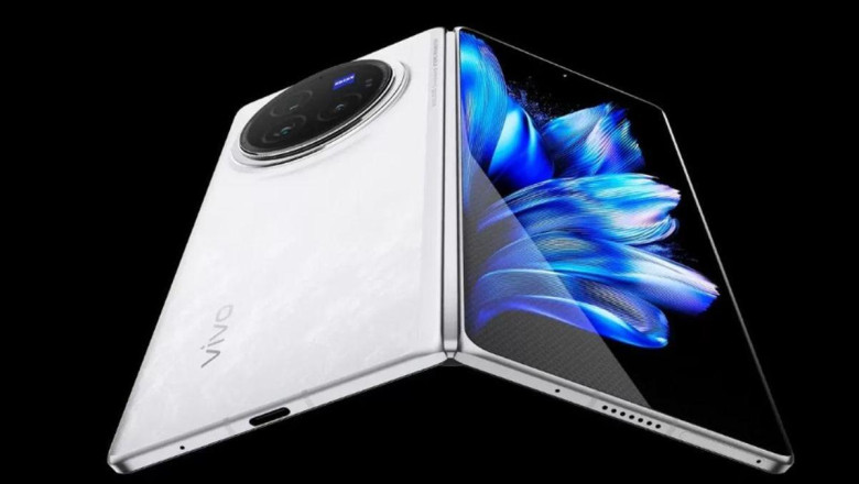 Geliştirilmiş menteşe yapısıyla dikkat çekiyor