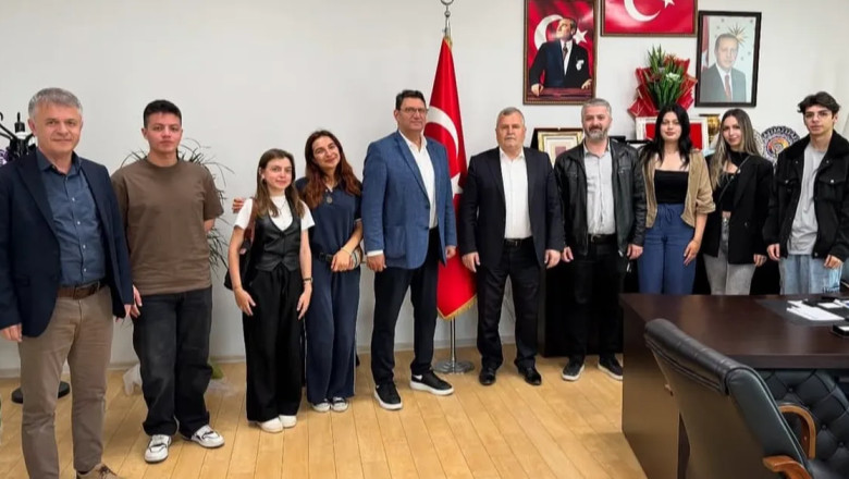 Yalova Üniversitesi heyeti Belediye Başkanı Arslan'ı makamında ziyaret etti
