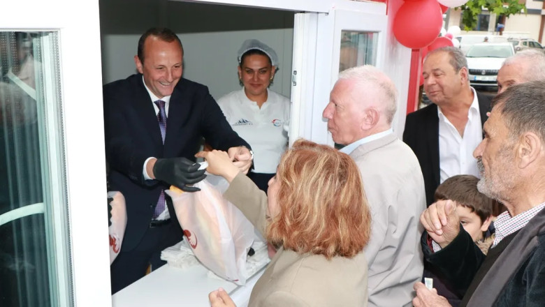 Çiftlikköy’de Halk Ekmek hizmete girdi