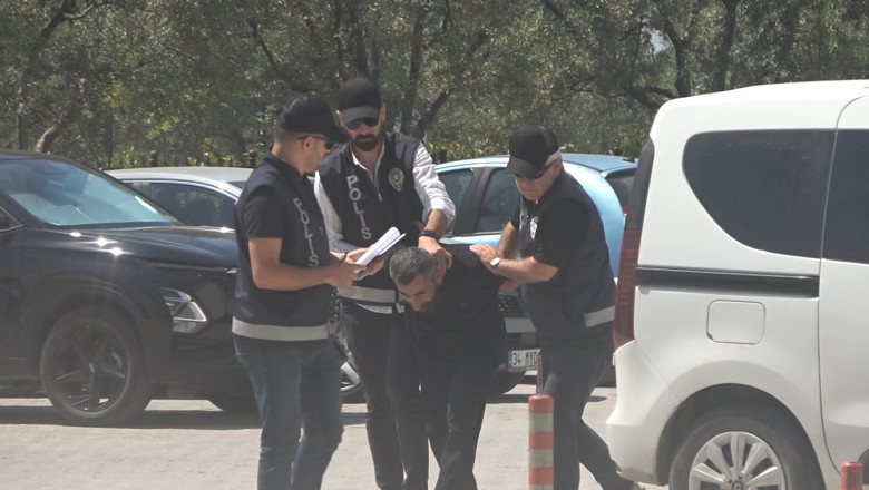 Yalova'da Alkol Alırken Tartıştığı Arkadaşını Boğazından Bıçaklayan Zanlı Adliyede