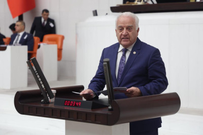 Becan: TOKİ Yalova’yı Görmezden Geliyor!