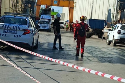 Yalova'da Tersanede Üzerine Vinç Düşen İşçi Hayatını Kaybetti