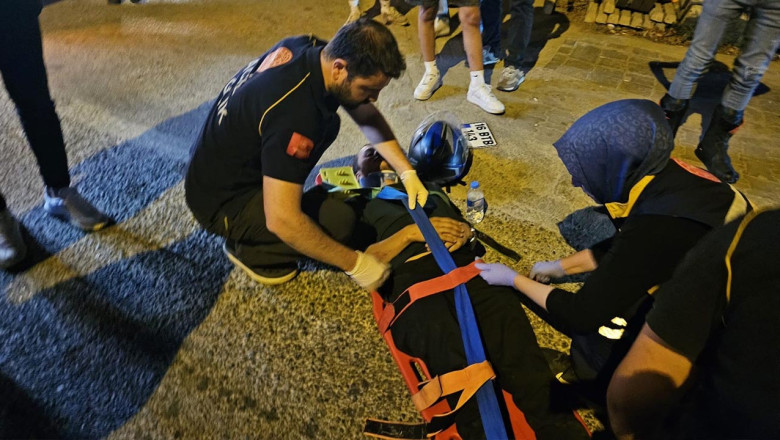Kafası Tırın Altına Girdi Kaskı Hayatını Kurtardı