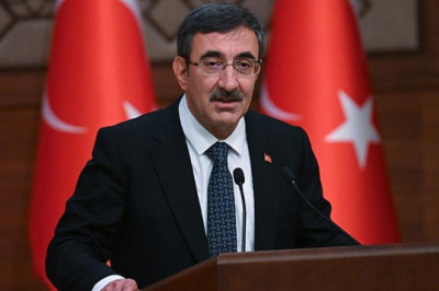 SON DAKİKA HABERİ: Cumhurbaşkanı Yardımcısı Yılmaz Türk-İş Başkanı ile görüştü